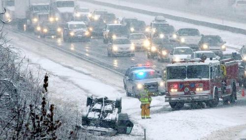  罗马客场遭遇暴雪，航班延误赛前险迟到  